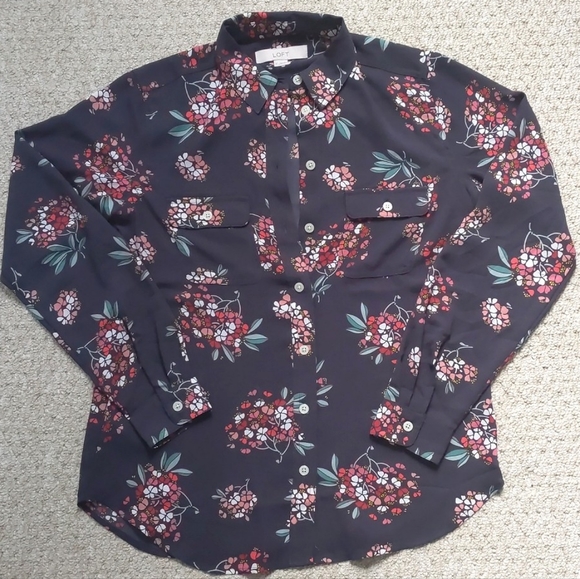 Loft Hydrangea Utility Shirt, XD - Picture 6 of 7